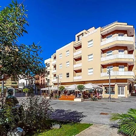 Boutique Hc Maga Hotel